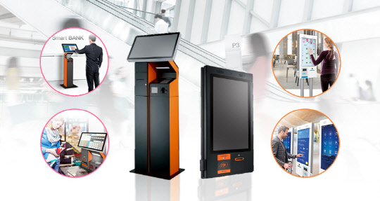 산업용 컴퓨터 전문기업 어드밴텍이 리테일 및 서비스 마켓을 위한 올인원 셀프 서비스 키오스크용 UTC(Ubiquitous Touch Computer) 시리즈 UTC-720과 UTC-750을 출시했다고 20일 밝혔다. 21.5인치와 31.5인치 패널 PC가 설치된 싱글 유닛 키오스크인 UTC-720은 시스템 유지보수가 용이하도록 사이드 오픈 구조로 설계된 슬림형 철재 샤시가 특징이다. 모듈형 디자인으로 개발된 혁신적인 키오스크 UTC-750은 어드밴텍의 스테디 셀러인 UTC-500 시리즈 터치 컴퓨터를 기반으로 각종 설치 요구를 충족시키는 다양한 스탠드 타입을 지원한다. UTC-700. 어드벤텍 제공